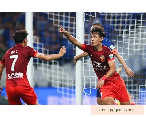 王燊超在上海海港左右两闸自如切换展现老将余热助球队稳定防守